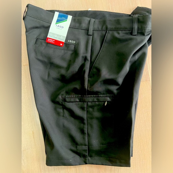 Izod Other - NWT Izod Black Men’s Golf Classic Shorts Size 36